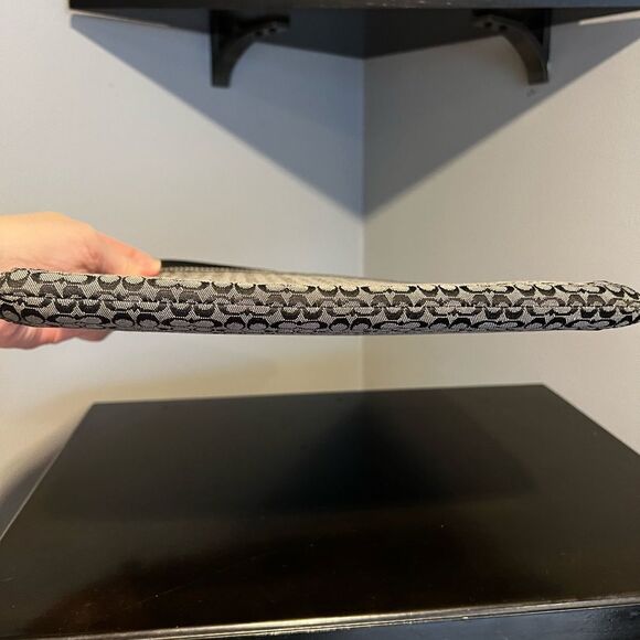 Coach iPad / Kindle Tablet Padded Case - Picture 3 of 7